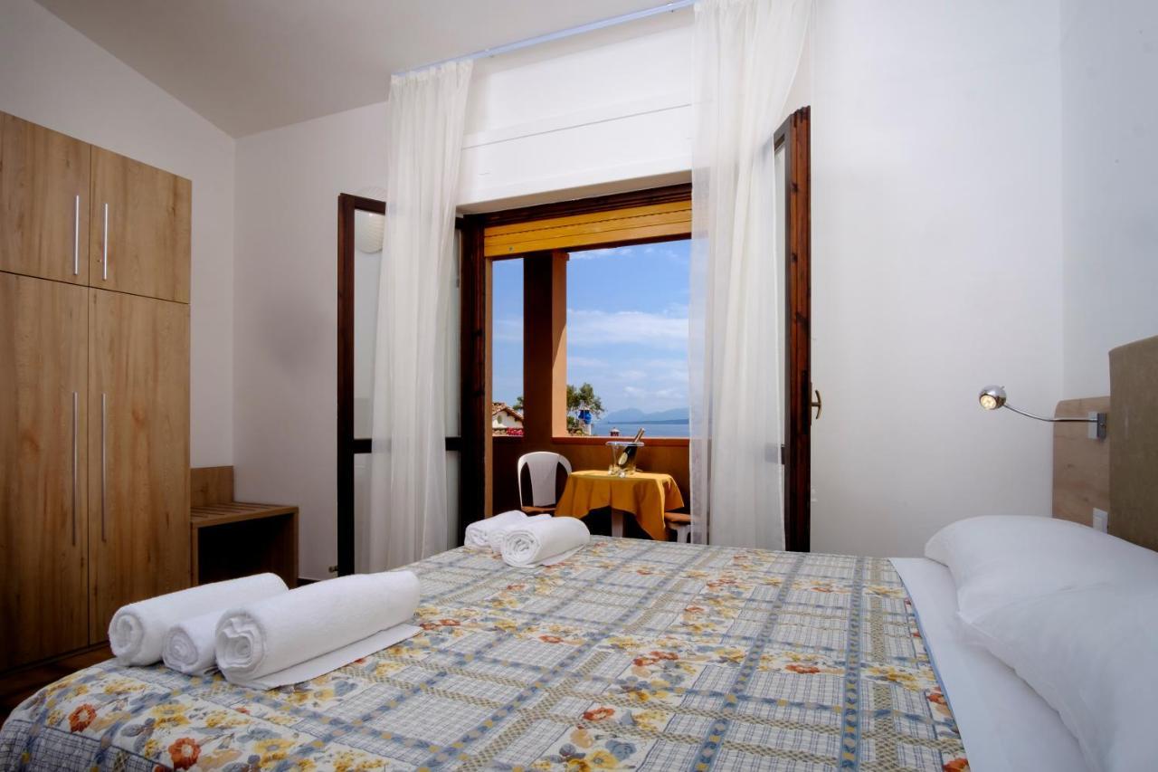 Residence Appartamenti Caffarena Арбатакс Экстерьер фото