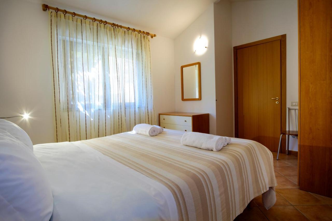 Residence Appartamenti Caffarena Арбатакс Экстерьер фото