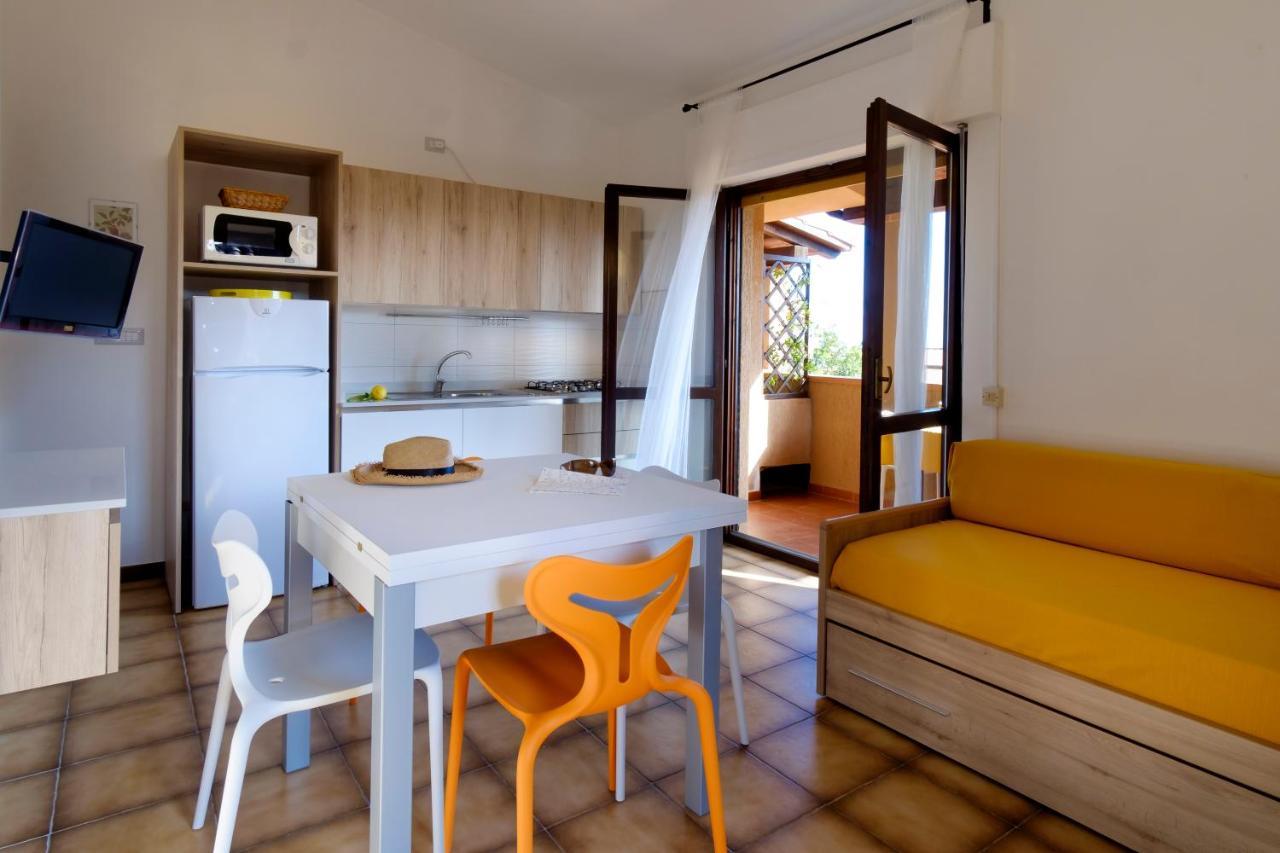 Residence Appartamenti Caffarena Арбатакс Экстерьер фото